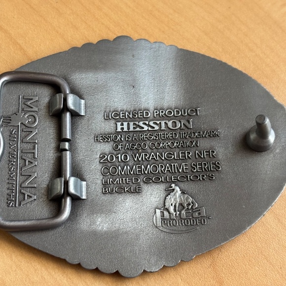 2010 Hesston NFR Commemorative Belt Buckle - Picture 2 of 3